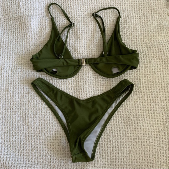 Plunge bikini - Picture 2 of 2